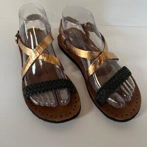 EUC UGG Jordyne Rose Gold & Black Strappy Sandals Woman's Size 7